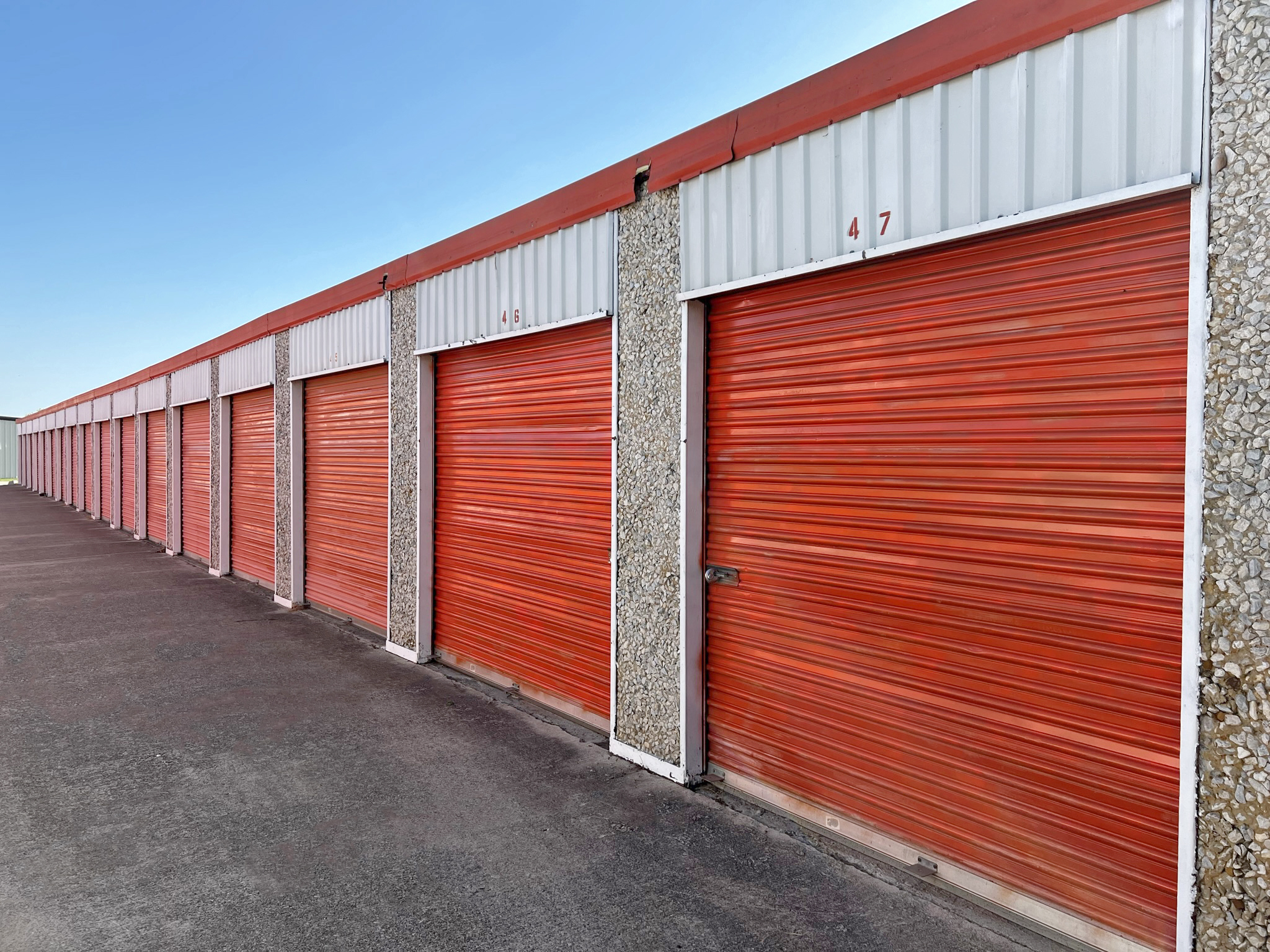 M&M Self Storage - Self Storage Facility For Sale by The Karr-Cunningham Storage Team